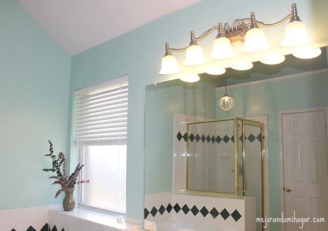 Iluminación y Pintura de Mi Baño con Ideas Creativas de Lowe’s Iluminación y Pintura de Mi Baño con Ideas Creativas de Lowe’s