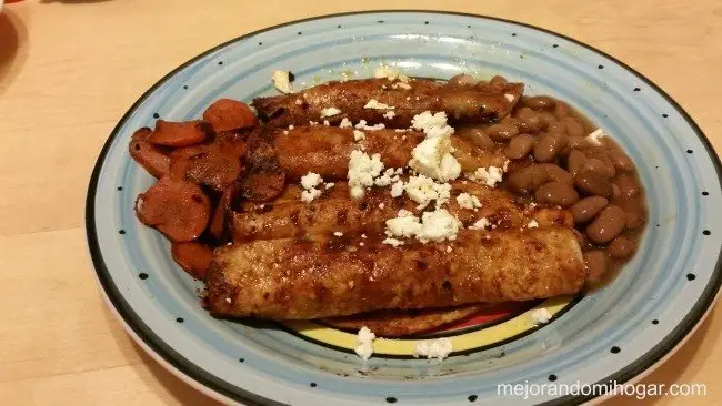 Enchiladas Rojas de Queso fresco