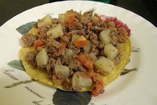 TOSTADAS CON PICADIL