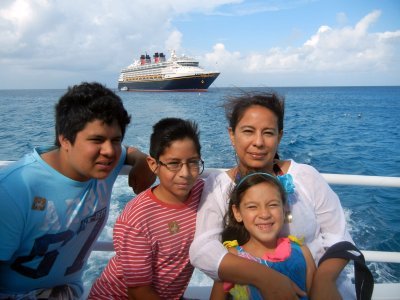 latina blogger disney cruise