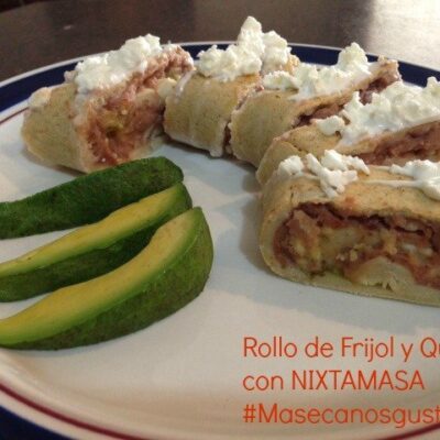 Rollo de Frijol y Queso con Maseca