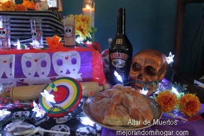 pan de muerto en el altar