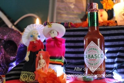 que comida lleva el altar de muertos