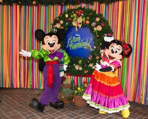 disneyland navidad latinos mickey minnie