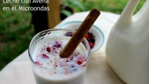 licuado-leche-avena-frutas