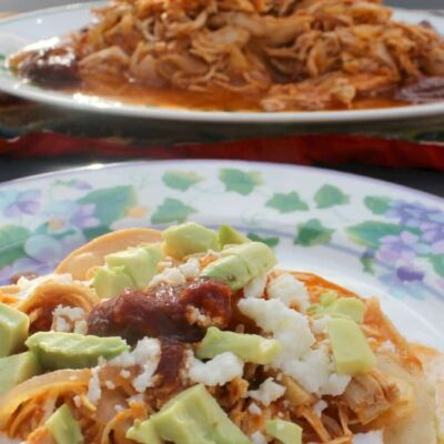 tostadas de tinga de pollo