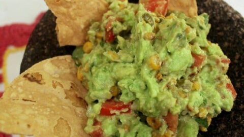 aguacate-con-elote-pico-de-gallo