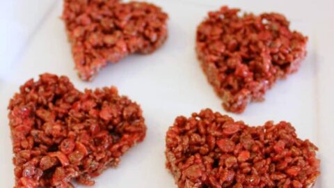 CHOCOLATE CEREAL AND MARSHMALLOW HEARTS FOR VALENTINE'S DAY