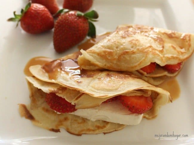Crepas con Fresas y Queso
