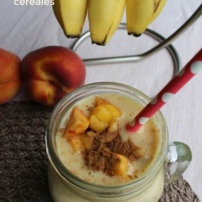 Smoothie de durazno, plátano y cereales