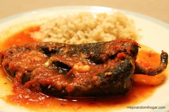 Chiles rellenos de queso en salsa de tomate