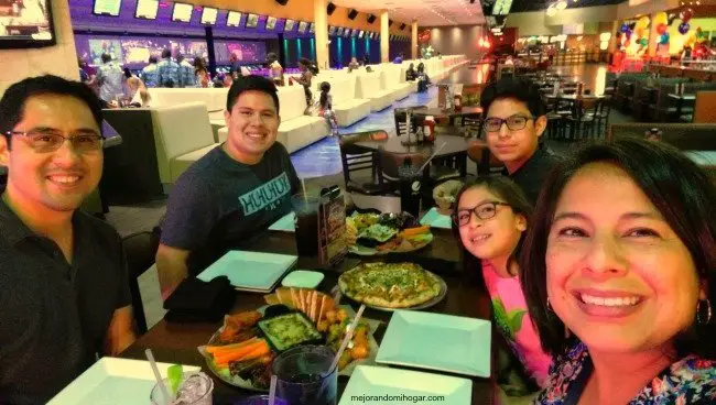 visita a main event comida boliche y juegos