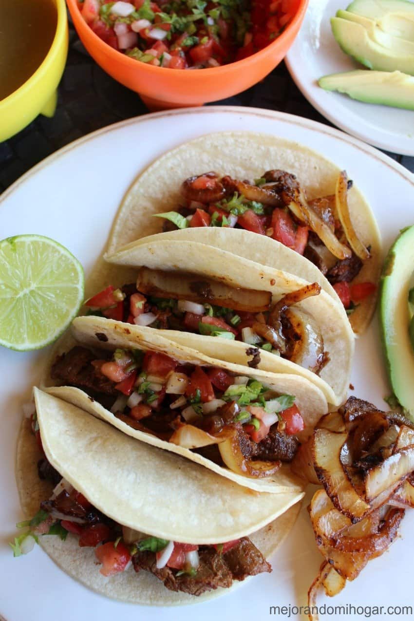 tacos de arrachera y chorizo