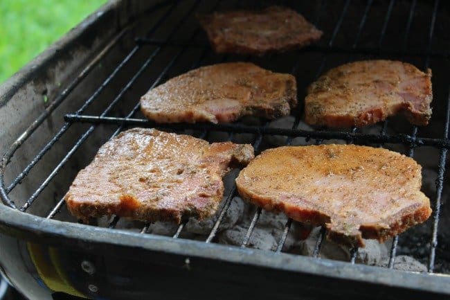 como cocinar chuletas en el asador