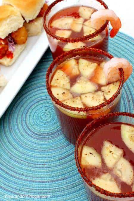 michelada con camarones y clamato 