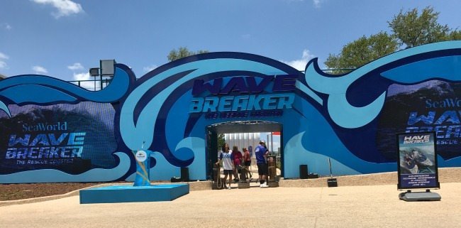 sea world wave breaker entrance