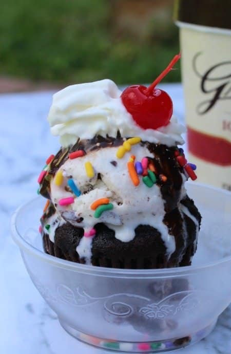 cupcake sundae postre con nieve