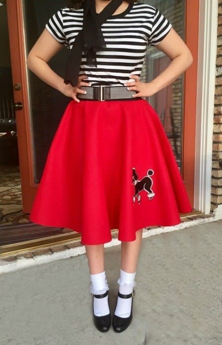 HOW TO MAKE A POODLE SKIRT 