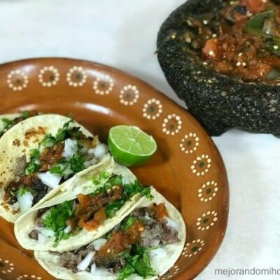 Tacos de Chamorro y Salsa Tatemada