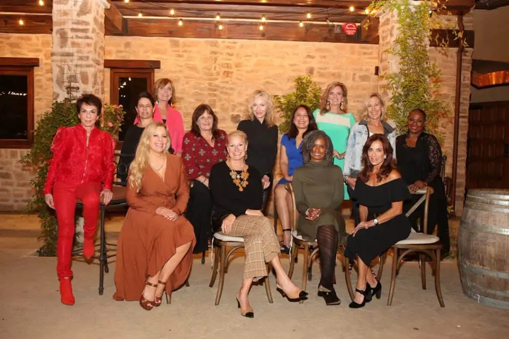 Influencers asistentes al Summit, Atrás de izq a der. Jodi Jacobson, Teresa Bell Kindred, Rebecca Forstadt Olkowski, Barbara Hannah Grufferman, Brenda Cisneros (yo), Melinda Campbell Felice Saphiro, Beverly Tipplet 
Adelante de izq a der: Dorrie Jacobson, Nicole Sanchez,Robin Lamonte, Carla Kemp, Dara Fischetti 