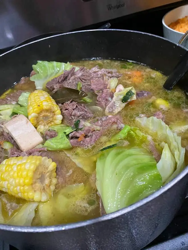 caldo de res mexicano